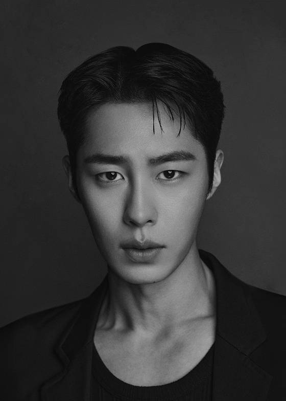 배우 이재욱. 로그스튜디오 제공.