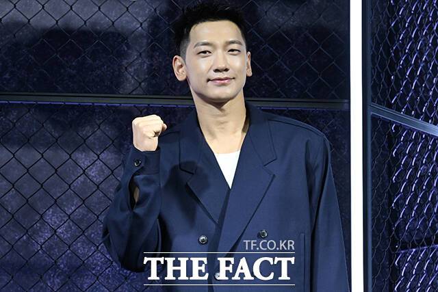 가수 겸 배우 비가 노래와 연기 두 분야에서 모두 자신의 존재 가치를 빛내고 있다. 사진은 지난 3월 열린 넷플릭스 시리즈 '사냥개들2' 제작발표회 참석 당시 모습. /김성렬 기자