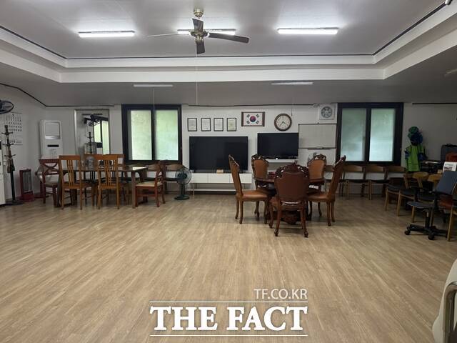 잠실7동 제2투표소가 설치됐던 송파구 우성아파트 노인정 '할아버지방' 내부. /정인지 기자
