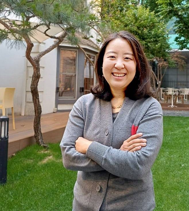 세 아이를 키우며 재테크 노하우를 쌓아온 재테크 전문가 김유라씨.