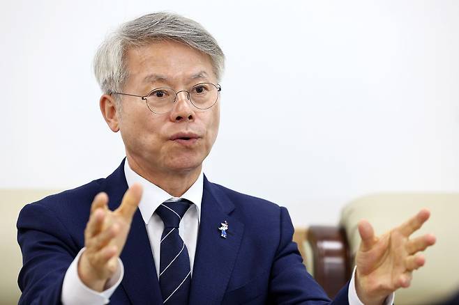 민형배 전남광주통합특별시장 당선인이 지난 8일 광주광역시 북구 전남대학교에서 연합뉴스와 인터뷰하고 있다. 연합뉴스