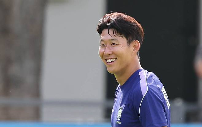 체코전을 하루 앞둔 11일(한국시간) 멕시코 과달라하라 치바스 바예 베르데 베이스캠프에서 훈련하는 손흥민. 강정현 기자