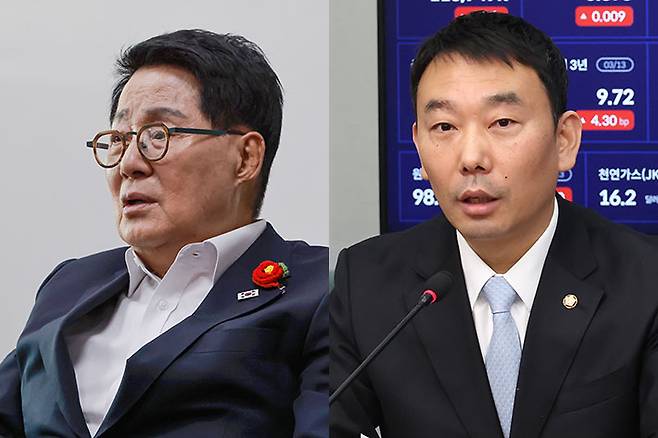 더불어민주당 박지원 의원(왼쪽), 김용민 의원. 윤창원 기자·연합뉴스