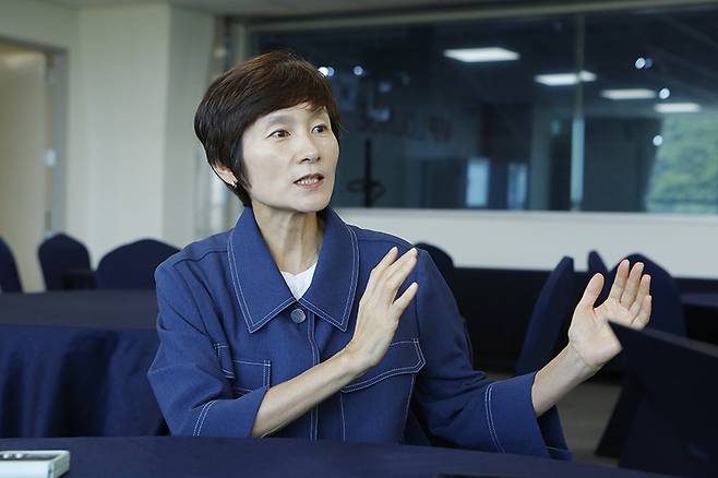 ▲ 현정화 XIOM 2026 강릉세계마스터즈탁구선수권대회 집행위원장이 8일간의 대회를 마무리하는 소회를 밝히고 있다.대회 조직위원회 제공