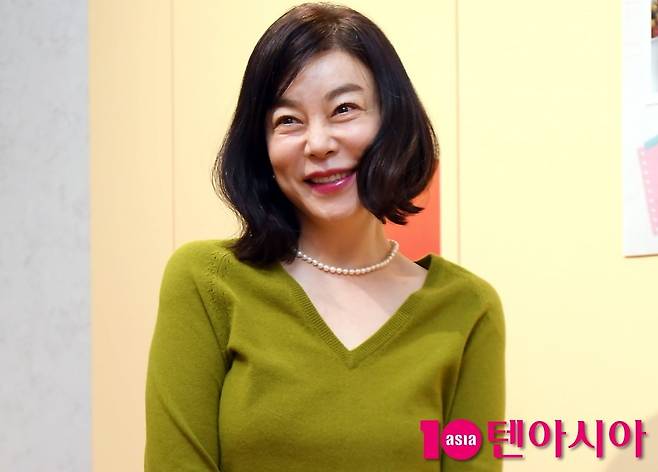 배우 최화정이 공식 행사에 참석한 모습이다. / 사진=텐아시아 DB