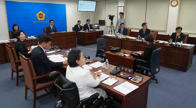 제주도의회 행정자치위원회(위원장 박호형)는 지난 12일 449회 임시회에서 제주도가 제출한 공공주택 공유재산 관리계획안 10건 모두를 심사 보류했다.