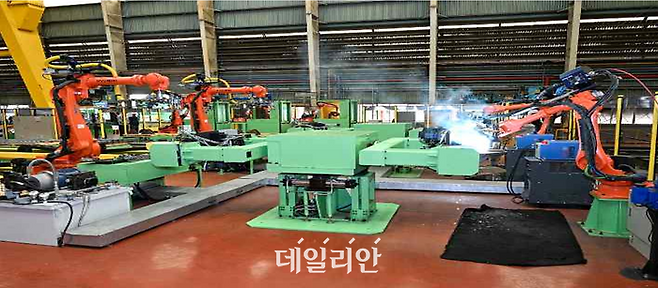 HD현대중공업 '로그 자율제조 시스템' 모습.ⓒHD현대중공업