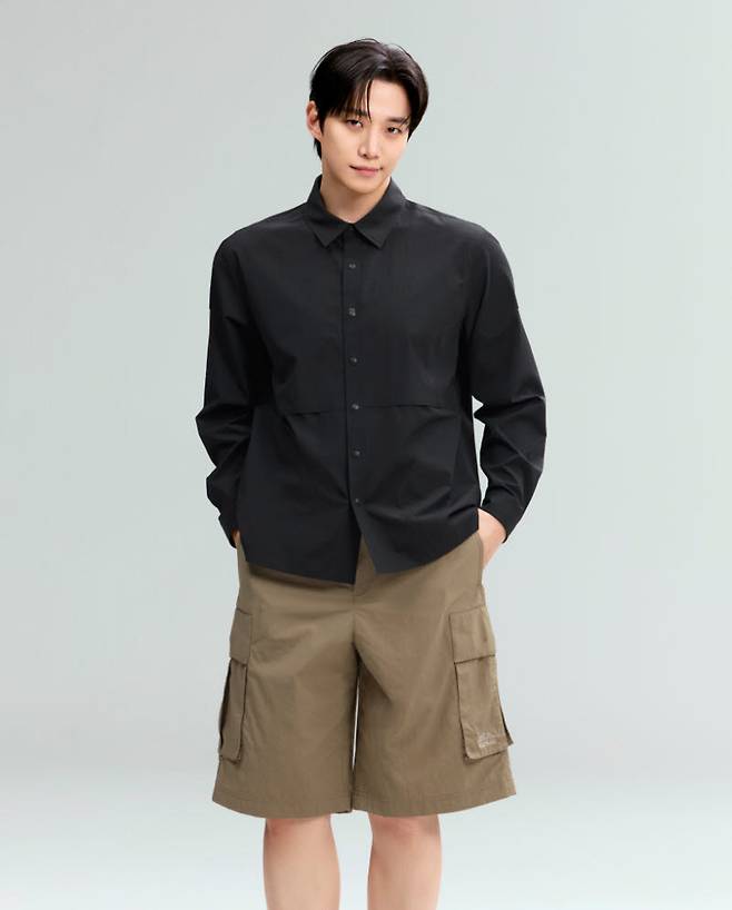 네파 ‘에코 브리즈 버뮤다 팬츠’를 착용한 배우 이준호. (사진=네파)