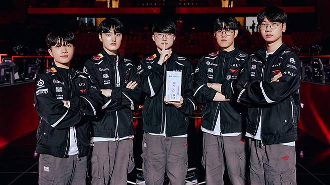 출처:연합뉴스 / T1 선수단 ('케리아' 류민석, '페이즈' 김수환, '페이커' 이상혁, '오너' 문현준, '도란' 최현준)