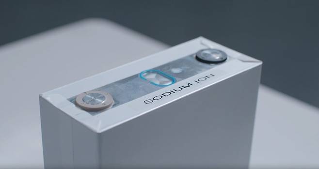 이른바 '소금 배터리'로 불리는 소듐 이온 배터리. / GM 홈페이지 갈무리