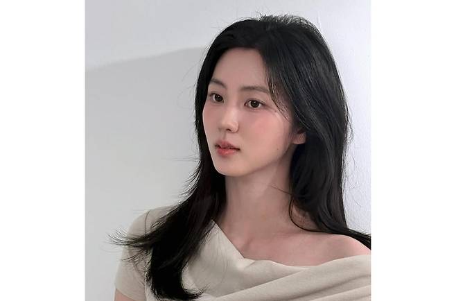 그룹 CLC 출신 배우 권은빈이 연예계를 떠나 비연예인의 삶을 택한다. 권은빈 SNS