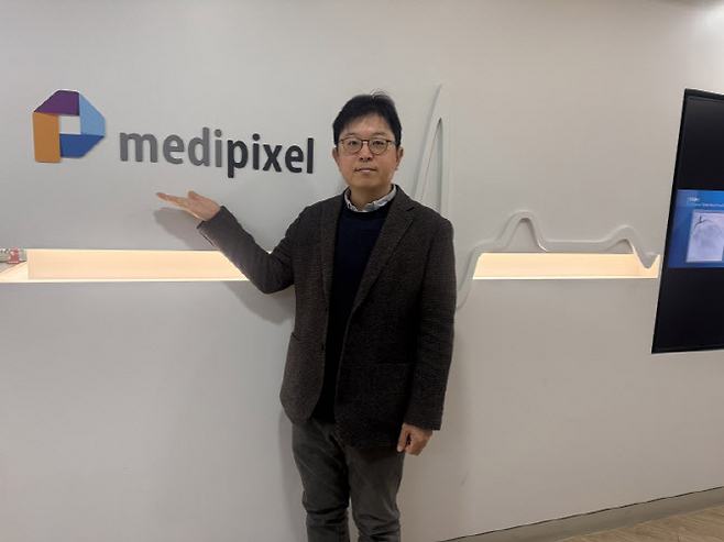 송교석 메디픽셀 대표가 서울 강남 메디픽셀 본사에서 포즈를 취하고 있다. (사진=김승권 기자)