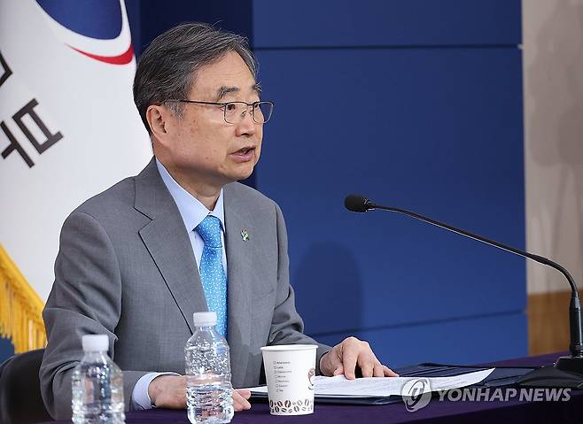 기자 간담회 참석한 조현 외교부 장관 (서울=연합뉴스) 안정원 기자 = 조현 외교부 장관이 22일 서울 종로구 정부서울청사 별관 외교부에서 기자간담회를 하고 있다. 2026.6.22 jeong@yna.co.kr