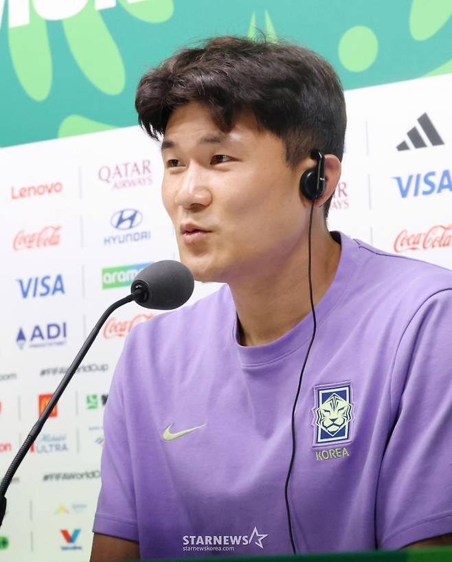 기자회견에 동석한 센터백 김민재는 "남아공은 개인 능력이나 속도가 있는 선수들이다. 그 부분을 잘 준비하고 있다"라며 "팀적으로는 앞선 두 경기처럼만 해준다면 충분히 이길 수 있을 것"이라며 필승 의지를 다짐했다. /사진=김진경 대기자