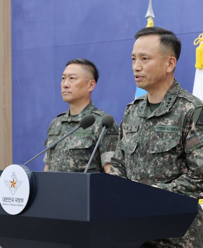 2일 서울 용산구 국방부에서 최장식 육군참모차장이 '73사단 예비군 사망 사건' 조사결과 브리핑을 하고 있다. 연합뉴스