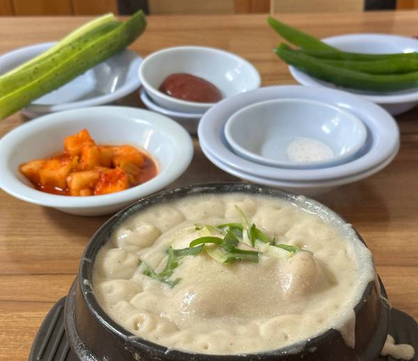 원조호수삼계탕의 '삼계탕'. /사진=다이어리알