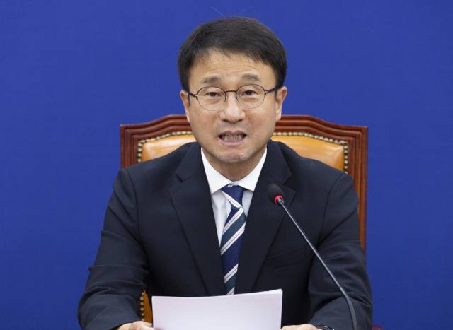 ▲더불어민주당 한병도 당 대표 직무대행 겸 원내대표가 2일 국회에서 열린 정책조정회의에서 발언하고 있다. ⓒ연합뉴스