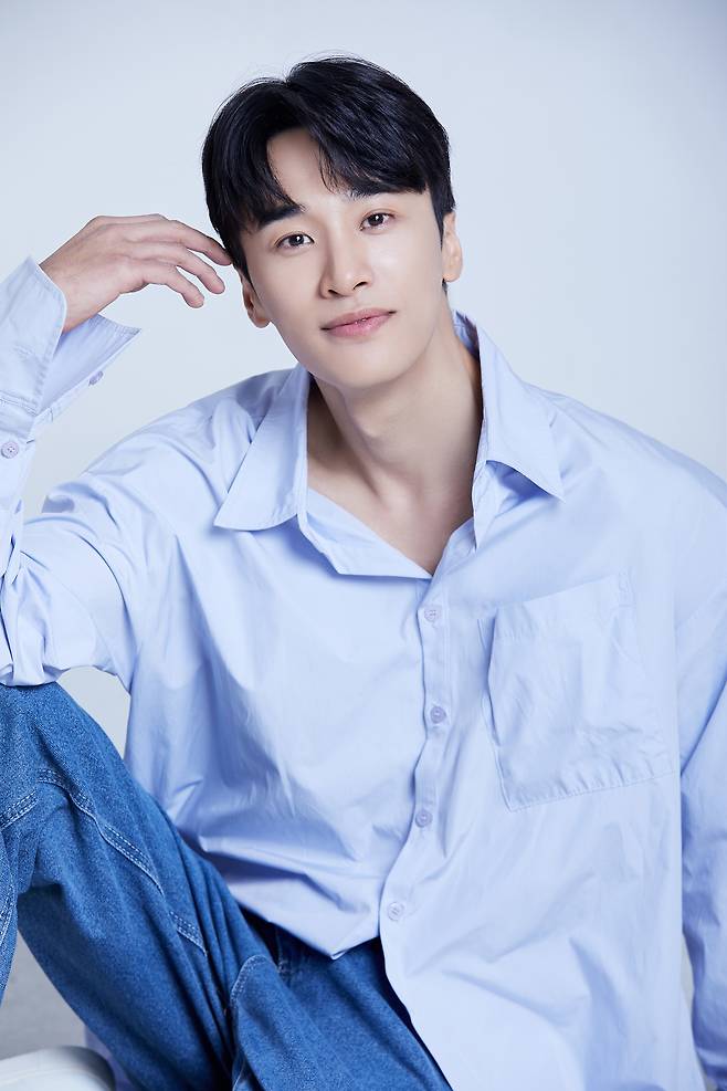 배우 신우겸 마스크스튜디오