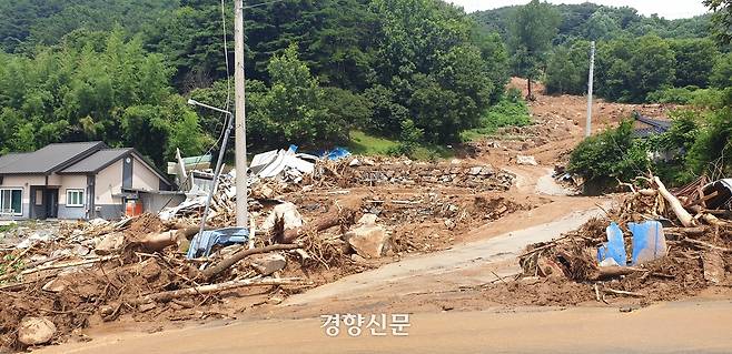 2025년 7월 산사태 피해를 입은 경남 산청읍 산청군 내부마을. 경향신문 자료사진