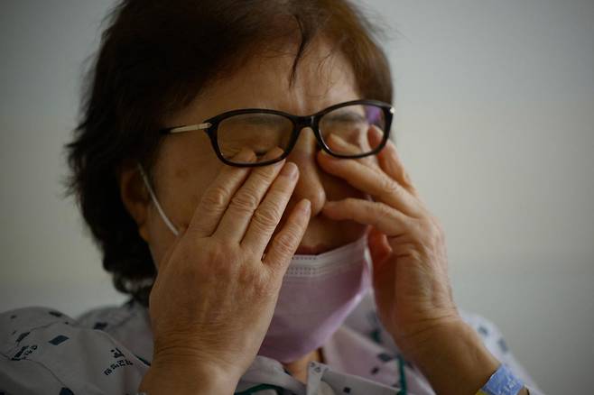박근혜 정부 국정 농단 사건으로 중형이 선고돼 수감 중이다 최근 건강 문제로 일시 석방된 최서원(개명 전 최순실)씨가 29일 서울 용산구 순천향대학교 부속 서울병원에서 본보와 인터뷰를 하고 있다. 하상윤 기자