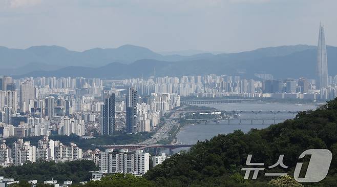 남산에서 바라본 서울 시내 아파트 모습. 2026.6.8 ⓒ 뉴스1 김민지 기자