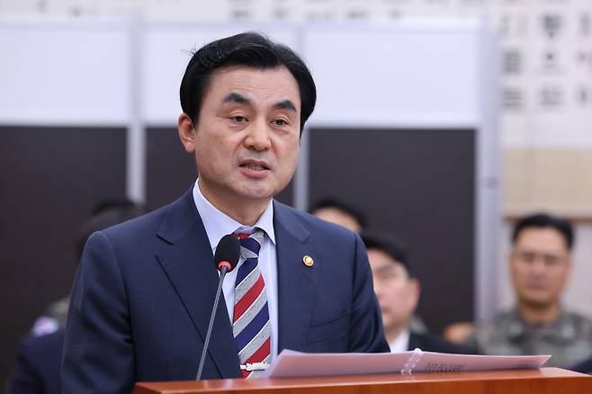 안규백 국방부 장관은 병역자원 감소와 미래전 변화에 대응한 군 구조 개편 필요성을 강조해왔다