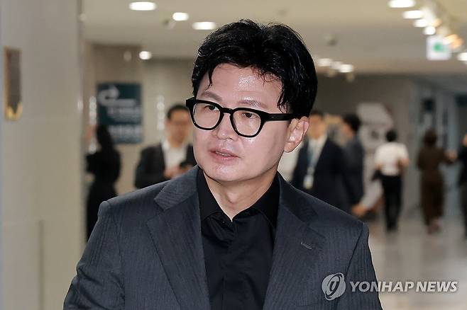 국방·안보 현안 비공개 간담회 참석하는 무소속 한동훈 의원 (서울=연합뉴스) 신현우 기자 = 무소속 한동훈 의원이 1일 국회 의원회관에서 열린 국방·안보 현안 비공개 간담회에 참석하고 있다. 2026.7.1 nowwego@yna.co.kr