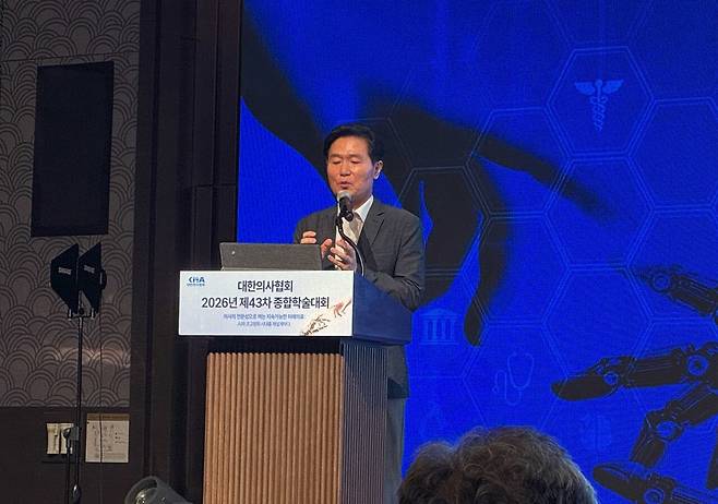 김경윤 솔루션 아키텍트 매니저(AWS)가 강연하고 있다|출처: 정보금 기자