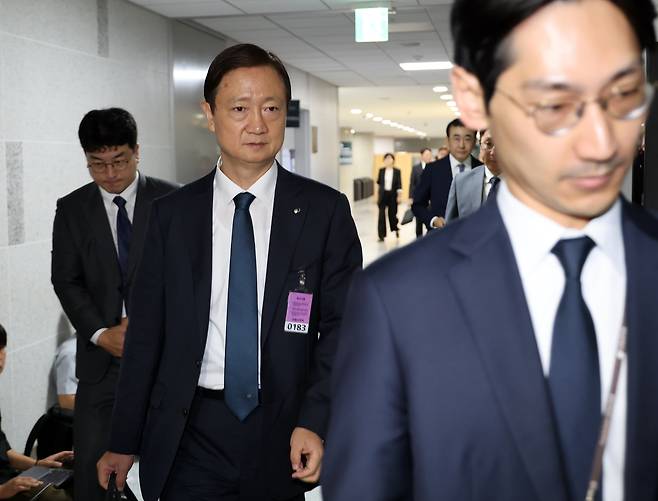 이찬진 금감원장이 20일 국회 의원회관에서 열린 국회 정무위원회 당정에 참석하기 위해 입장하고 있다. (사진=연합뉴스)