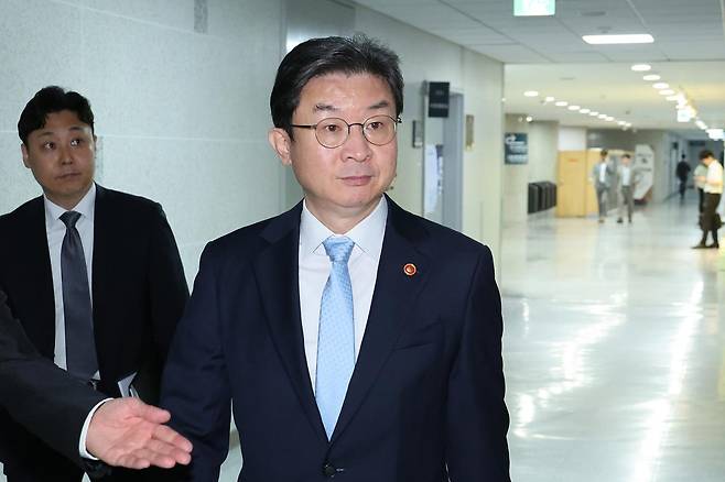 이억원 금융위원장이 20일 서울 여의도 국회 의원회관에서 열린 정무위원회 비공개 업무보고에 참석하고 있다. 뉴스1