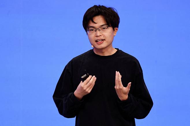 중국 인공지능(AI) 스타트업 문샷의 공동 창업자 양즈린이 올 3월 중관춘포럼에서 연설하고 있다. 로이터연합뉴스
