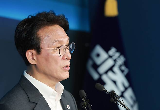 김민석 전 국무총리가 지난 15일 서울 여의도 민주당 중앙당사에서 당 4대 혁신안을 발표하고 있다. (사진=연합뉴스)