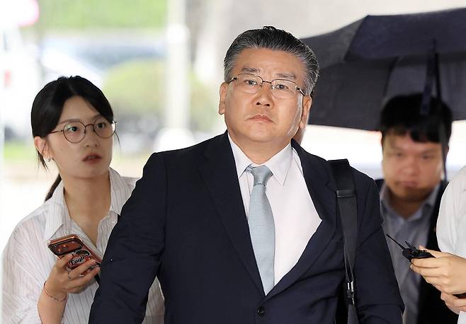 윤석열 정부 시절 불거진 대통령실 관저 이전 부실 감사 의혹을 받는 유병호 전 감사원 사무총장이 20일 오전 서울 서초구 서울중앙지방법원에서 열린 구속 전 피의자 심문(영장실질심사)에 출석하고 있다. (공동취재) 2026.07.20. 서울=뉴시스