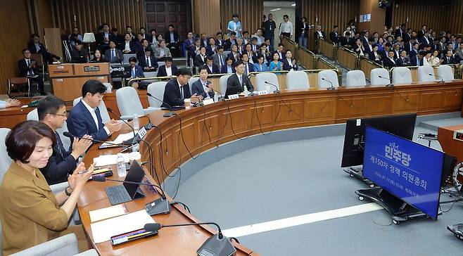 한병도 더불어민주당 원내대표 겸 대표 직무대행이 21일 서울 여의도 국회에서 열린 국민을 위한 형사사법체계 개혁 형사소송법 개정안 공청회에서 발언하고 있다. 뉴스1