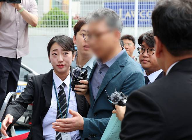 영장 실질 심사 출석하는 광산경찰서 형사과장 / 사진=연합뉴스