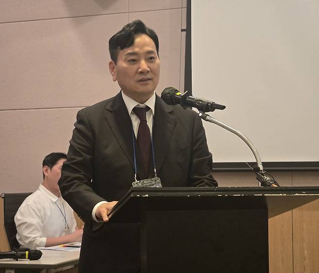 박창범 한국디지털자산평가인증 의장이 24일 서울 여의도 한국경제인협회에서 열린 '디지털 금융과 K-콘텐츠 혁신 세미나'에서 환영사를 하고 있다. /전시현 기자