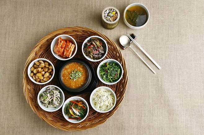 평소 짠 음식을 즐기거나 기름진 음식, 탄산음료, 매운 음식 등을 좋아하면 위염 발생 위험이 높다. 사진=게티이미지뱅크