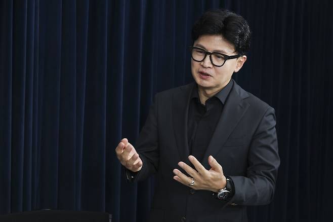 7월21일 오후 서울 용산구 스튜디오에서 한동훈 의원과 진중권 교수가 시사저널TV 유튜브 방송에 출연한 모습 ⓒ 시사저널 박정훈