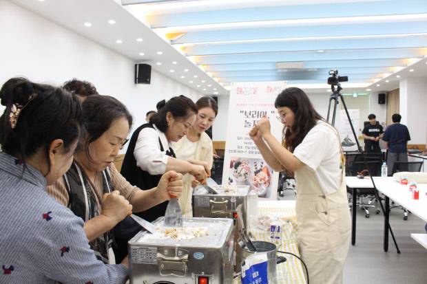 영광에서 지난 15일 열린 ‘구석구석 문화가 있는 날’ 프로그램 모습.<전남문화재단 제공>
