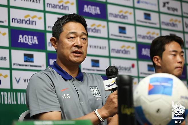 ▲ 문화체육관광위원회 현안 청문회에서 정몽규 전 대한축구협회장과 이용수 대한축구협회 회장 직무대행이 이민성 아시안게임 대표팀 감독의 과거 음주 전력을 알지 못했다고 밝혔다. ⓒ대한축구협회