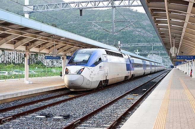 KTX. 클립아트코리아 제공.