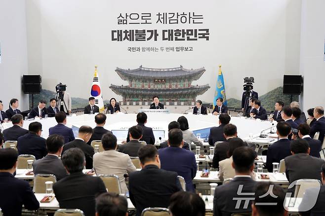 이재명 대통령이 7월 16일 청와대 영빈관에서 열린 과학기술정보통신부, 방송미디어통신위원회, 개인정보보호위원회 2차 업무보고에서 발언하고 있다. (청와대통신사진기자단) 2026.7.16 ⓒ 뉴스1 허경 기자