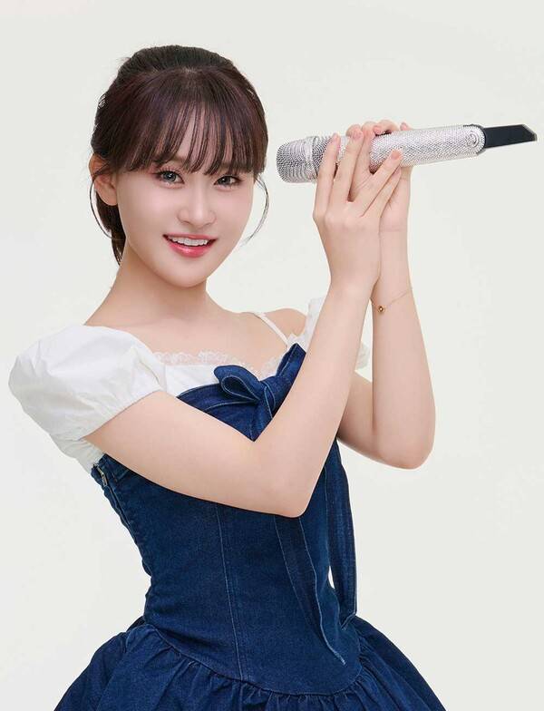 ▲ 오는 14일 자자곡을 담은 네번째 정규앨범 '이모티콘'을 발표하는 김다현. 제공|현컴퍼니