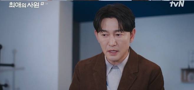 배우 허준석이 '최애의 사원'에서 능청스러운 연기로 극에 활력을 더했다./사진=tvN 방송 화면 캡처