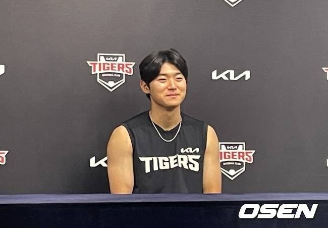 인터뷰를 하며 웃는 김도영./OSEN DB