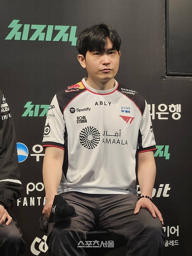T1 ‘톰’ 임재현 감독대행이 6일 서울 종로구 그랑서울 치지직 LoL 파크에서 열린 2026 리그 오브 레전드 챔피언스 코리아(LCK) 정규시즌 레전드그룹 디플러스 기아전 승리 후 취재진 인터뷰에 임하고 있다. 종로 | 강윤식 기자 skywalker@sportsseoul.com