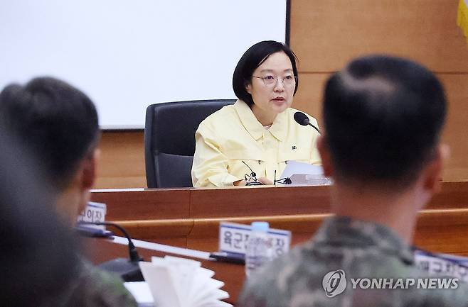 을지연습 준비보고회의 주재하는 한성숙 국무총리 (서울=연합뉴스) 안정원 기자 = 한성숙 국무총리가 6일 서울 종로구 정부서울청사 별관에서 열린 2026년 을지연습 준비보고회의에서 발언하고 있다. 2026.8.6 jeong@yna.co.kr