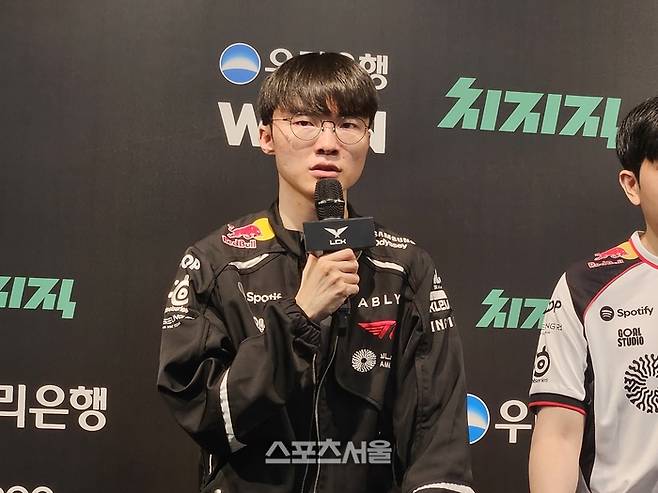 T1 ‘페이커’ 이상혁이 6일 서울 종로구 그랑서울 치지직 LoL 파크에서 열린 2026 리그 오브 레전드 챔피언스 코리아(LCK) 정규시즌 레전드그룹 디플러스 기아전 승리 후 취재진 인터뷰에 임하고 있다. 종로 | 강윤식 기자 skywalker@sportsseoul.com