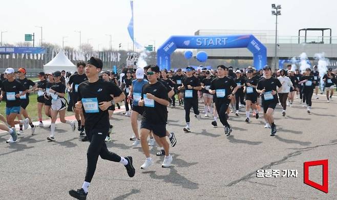 러닝 인구가 빠르게 늘고 있지만 정작 마라톤 대회 출발선에 서기는 갈수록 어려워지고 있다. 사진은 기사의 특정 내용과 관련 없음. 윤동주 기자