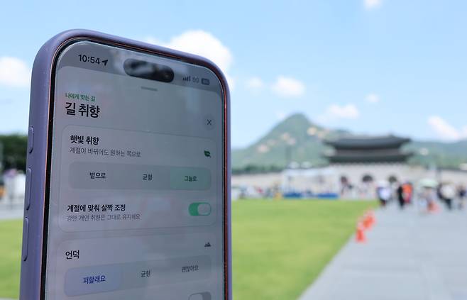 ▲폭염 속 그늘길 알려주는 앱 '그늘로'